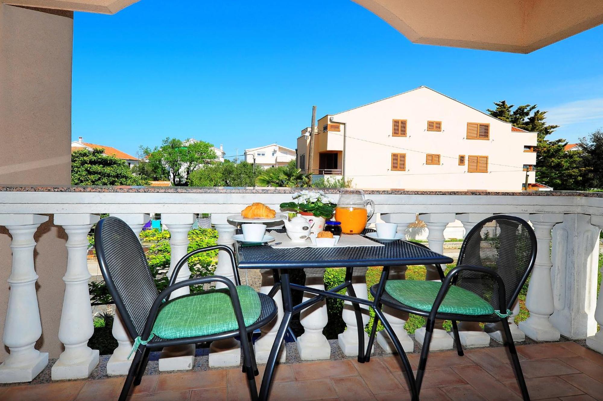 Apartmani Villa Elvira Sukosan Exterior photo